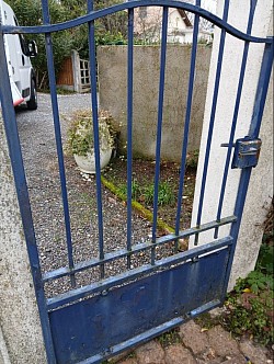 Portillion en ferronnerie très abimer